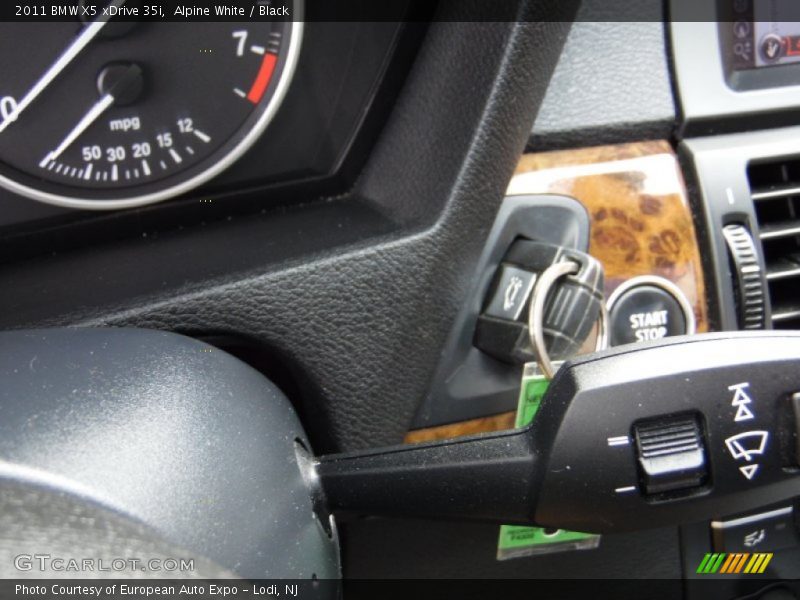 Alpine White / Black 2011 BMW X5 xDrive 35i