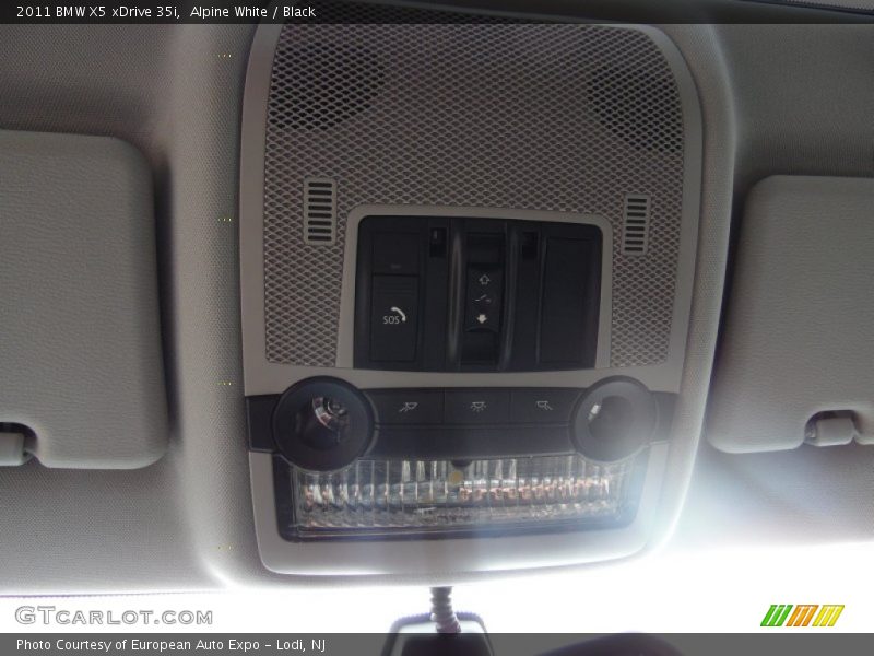 Alpine White / Black 2011 BMW X5 xDrive 35i