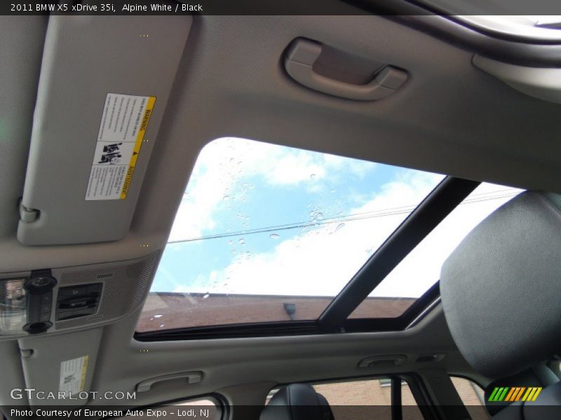 Alpine White / Black 2011 BMW X5 xDrive 35i