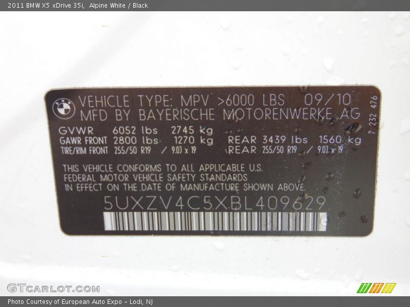 Alpine White / Black 2011 BMW X5 xDrive 35i