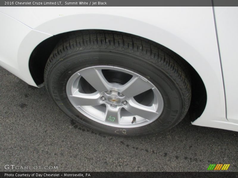 Summit White / Jet Black 2016 Chevrolet Cruze Limited LT