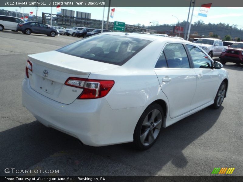 Blizzard White Pearl / Black/Ash 2012 Toyota Camry SE