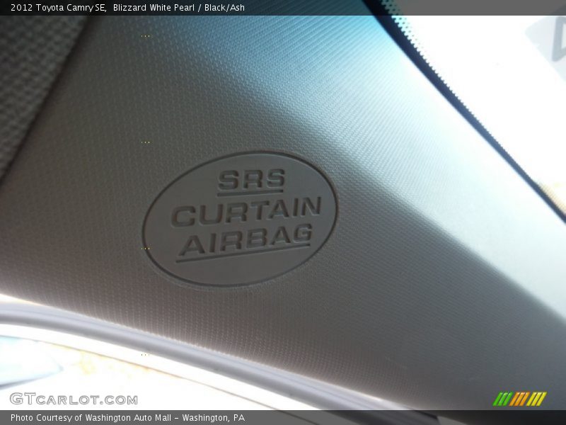 Blizzard White Pearl / Black/Ash 2012 Toyota Camry SE