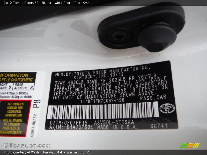 Blizzard White Pearl / Black/Ash 2012 Toyota Camry SE