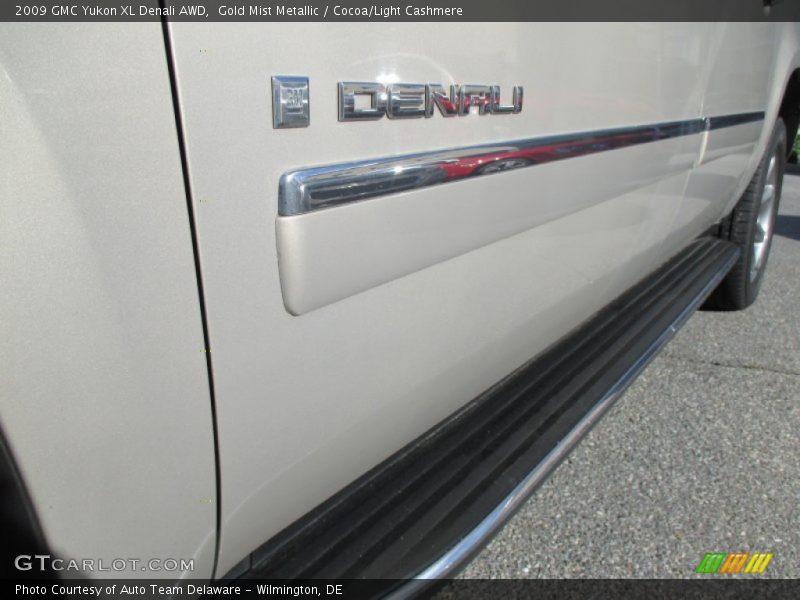 Gold Mist Metallic / Cocoa/Light Cashmere 2009 GMC Yukon XL Denali AWD