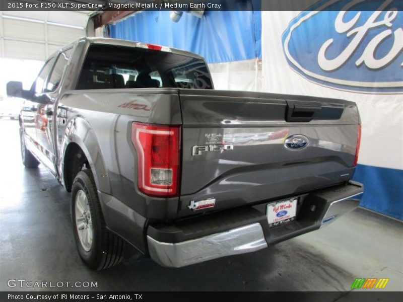 Magnetic Metallic / Medium Earth Gray 2015 Ford F150 XLT SuperCrew