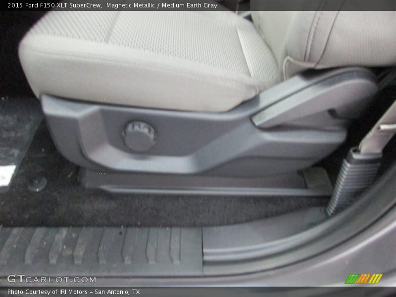 Magnetic Metallic / Medium Earth Gray 2015 Ford F150 XLT SuperCrew