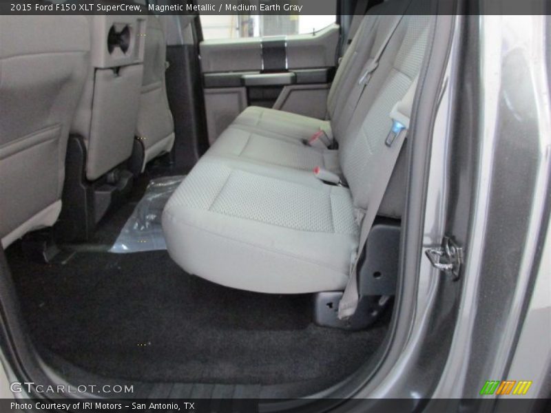 Magnetic Metallic / Medium Earth Gray 2015 Ford F150 XLT SuperCrew