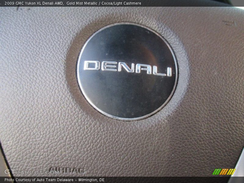 Gold Mist Metallic / Cocoa/Light Cashmere 2009 GMC Yukon XL Denali AWD