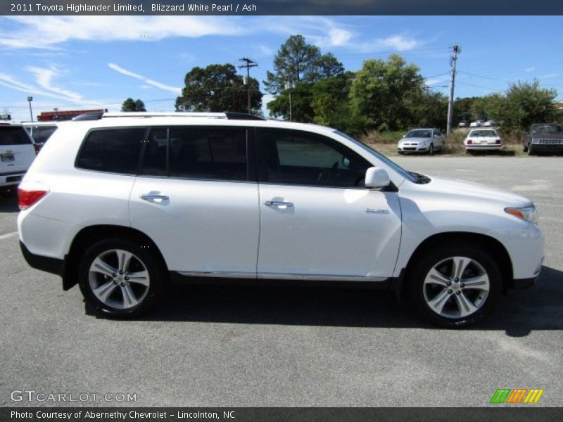 Blizzard White Pearl / Ash 2011 Toyota Highlander Limited