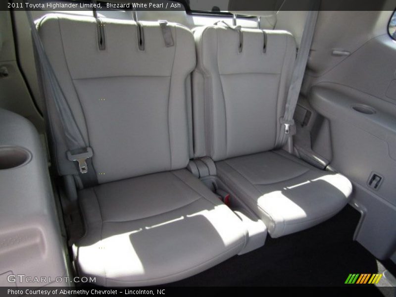 Blizzard White Pearl / Ash 2011 Toyota Highlander Limited