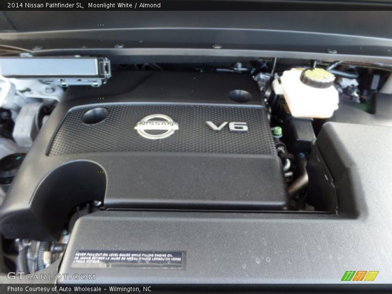 Moonlight White / Almond 2014 Nissan Pathfinder SL