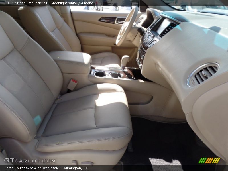 Moonlight White / Almond 2014 Nissan Pathfinder SL