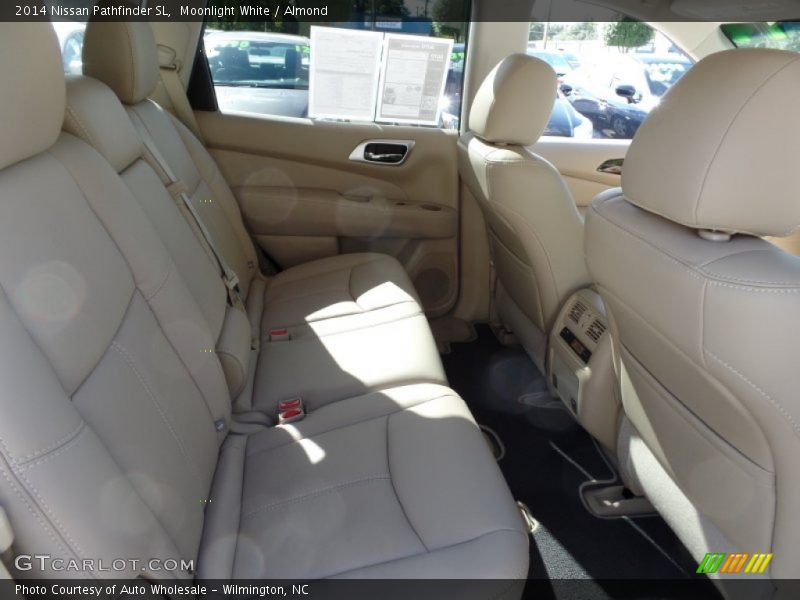 Moonlight White / Almond 2014 Nissan Pathfinder SL
