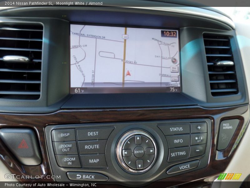 Moonlight White / Almond 2014 Nissan Pathfinder SL