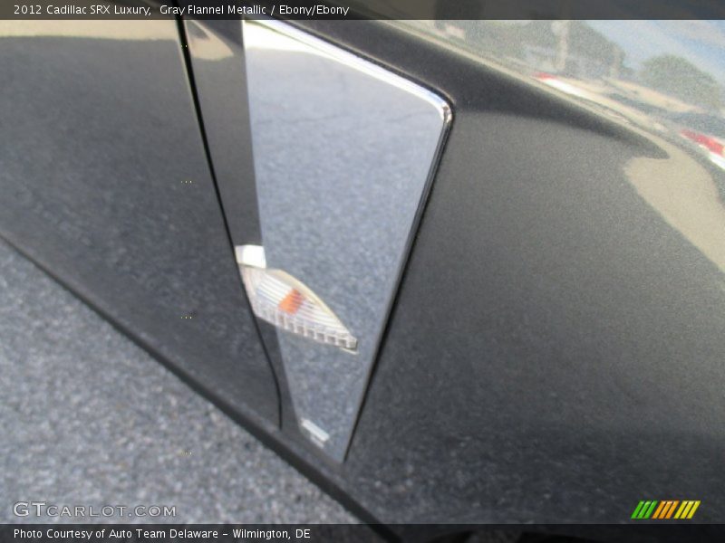 Gray Flannel Metallic / Ebony/Ebony 2012 Cadillac SRX Luxury