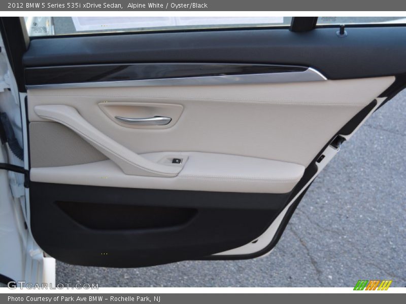 Alpine White / Oyster/Black 2012 BMW 5 Series 535i xDrive Sedan