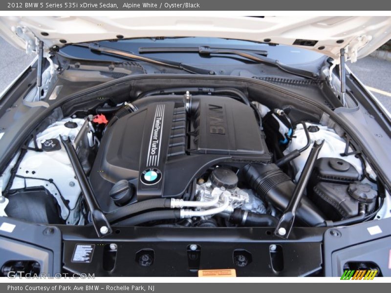 Alpine White / Oyster/Black 2012 BMW 5 Series 535i xDrive Sedan