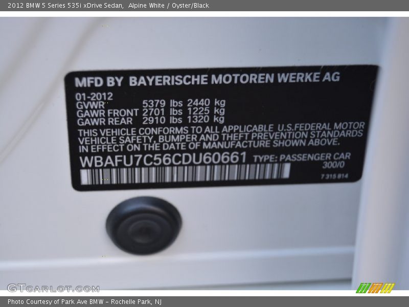 Alpine White / Oyster/Black 2012 BMW 5 Series 535i xDrive Sedan