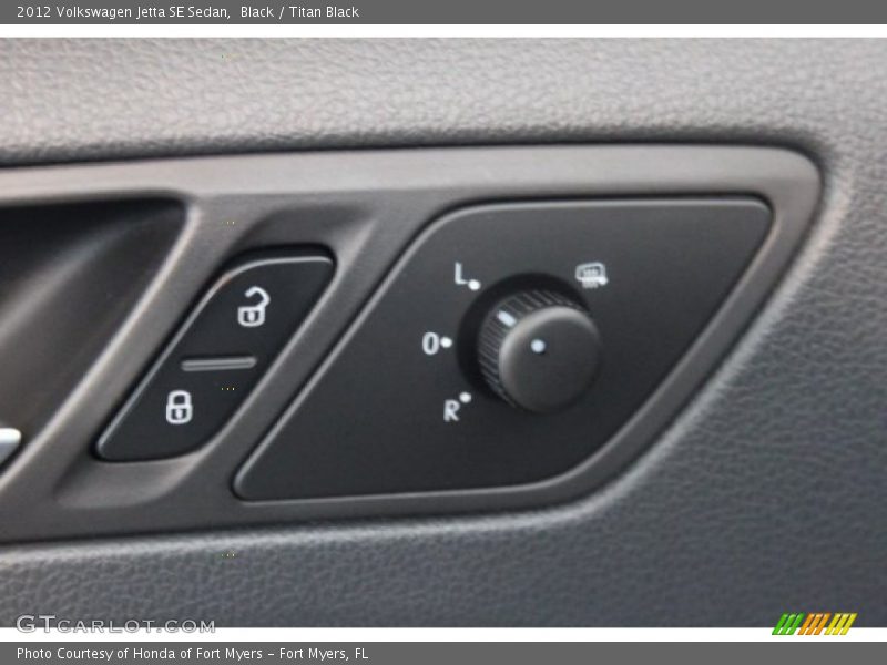 Black / Titan Black 2012 Volkswagen Jetta SE Sedan