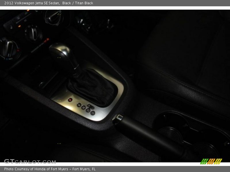Black / Titan Black 2012 Volkswagen Jetta SE Sedan