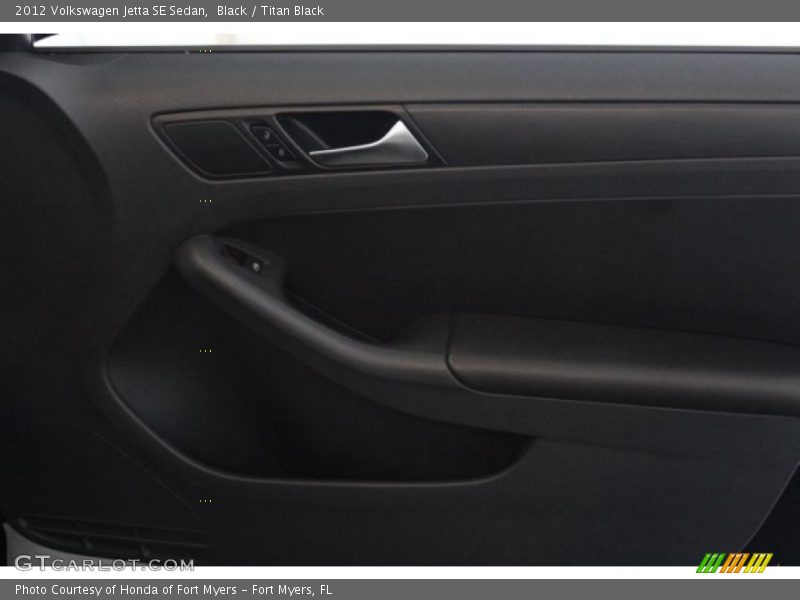 Black / Titan Black 2012 Volkswagen Jetta SE Sedan