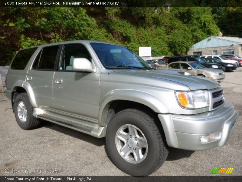 Millennium Silver Metallic / Gray 2000 Toyota 4Runner SR5 4x4