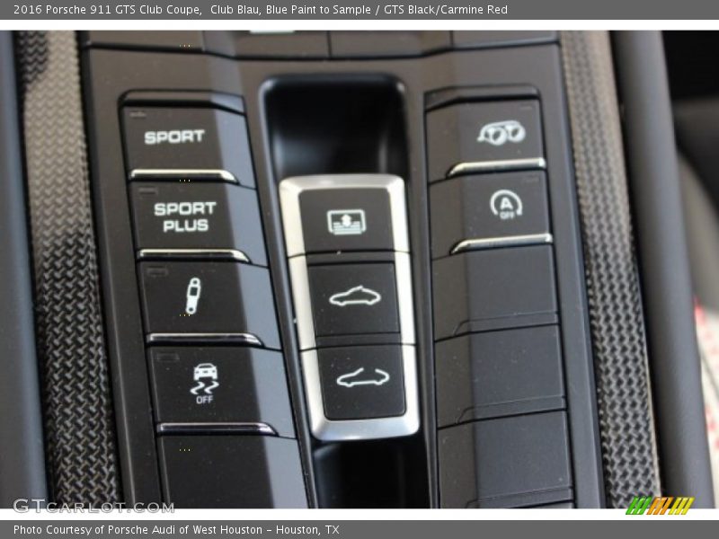 Controls of 2016 911 GTS Club Coupe