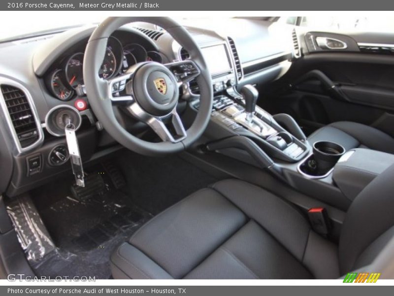 Meteor Grey Metallic / Black 2016 Porsche Cayenne