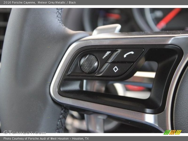 Meteor Grey Metallic / Black 2016 Porsche Cayenne