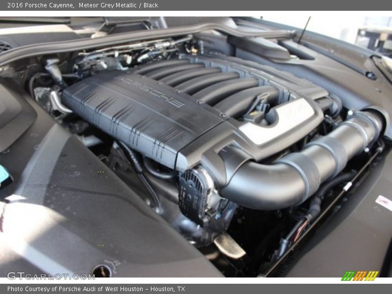 Meteor Grey Metallic / Black 2016 Porsche Cayenne