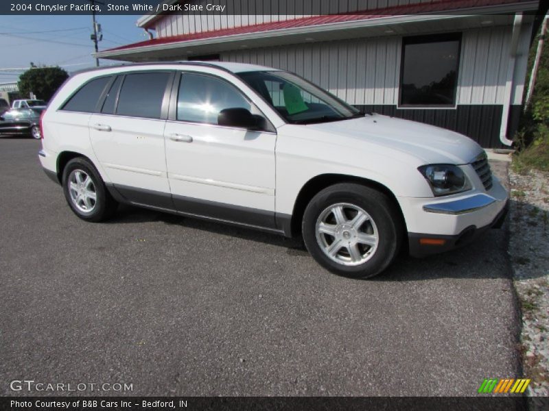 Front 3/4 View of 2004 Pacifica 