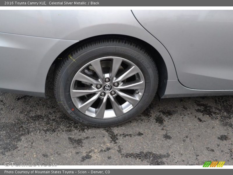 Celestial Silver Metallic / Black 2016 Toyota Camry XLE