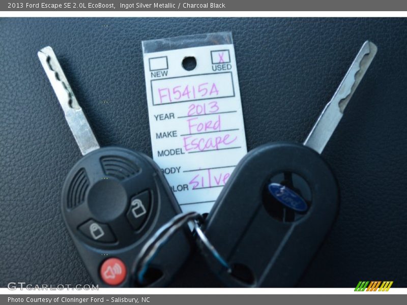 Ingot Silver Metallic / Charcoal Black 2013 Ford Escape SE 2.0L EcoBoost