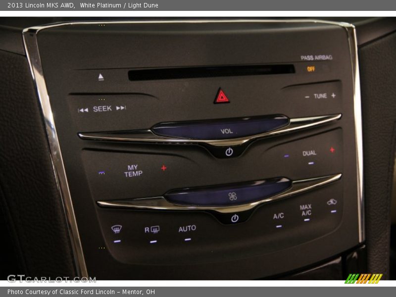 White Platinum / Light Dune 2013 Lincoln MKS AWD