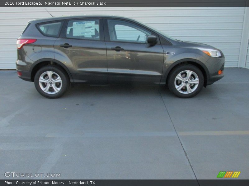 Magnetic Metallic / Charcoal Black 2016 Ford Escape S