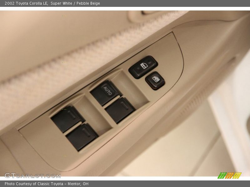 Controls of 2002 Corolla LE