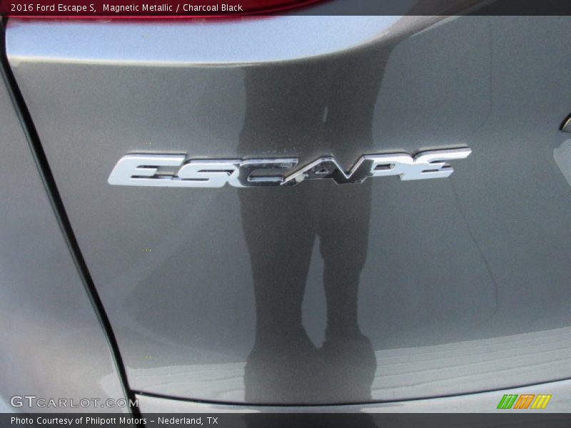 Magnetic Metallic / Charcoal Black 2016 Ford Escape S