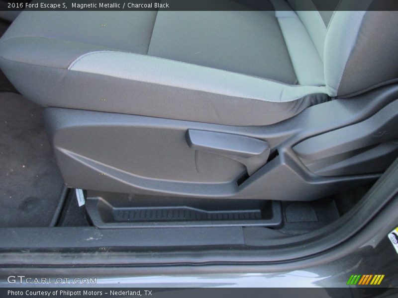 Magnetic Metallic / Charcoal Black 2016 Ford Escape S