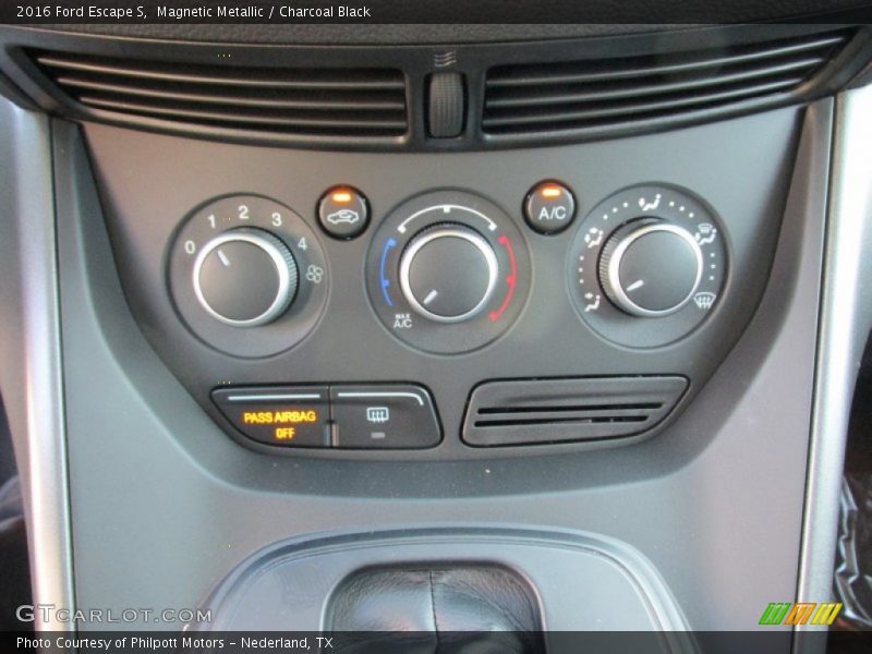 Magnetic Metallic / Charcoal Black 2016 Ford Escape S