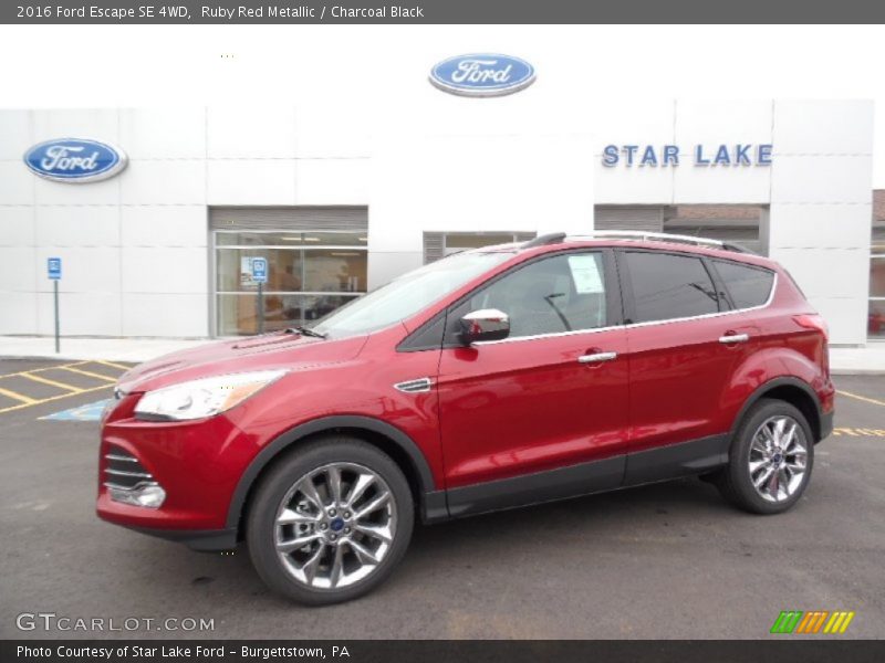 Ruby Red Metallic / Charcoal Black 2016 Ford Escape SE 4WD