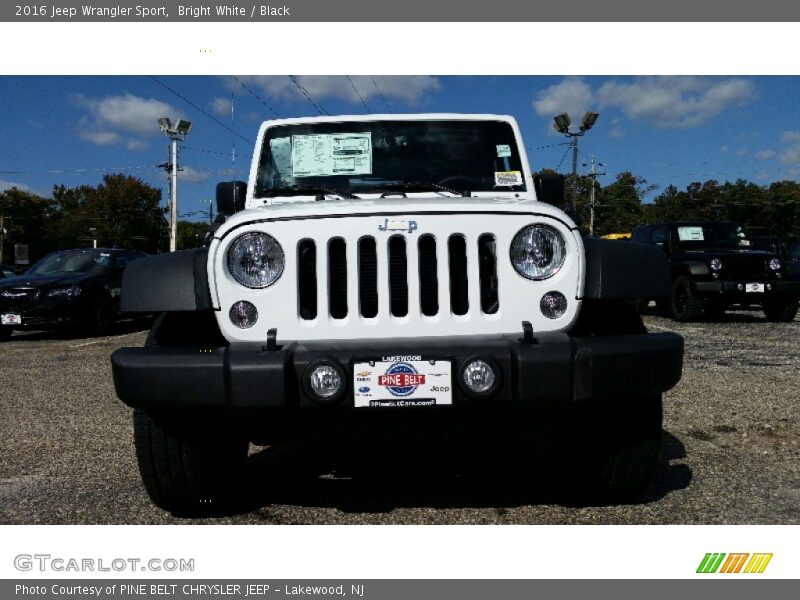 Bright White / Black 2016 Jeep Wrangler Sport