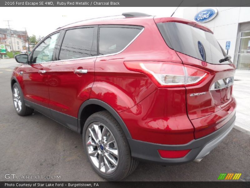 Ruby Red Metallic / Charcoal Black 2016 Ford Escape SE 4WD