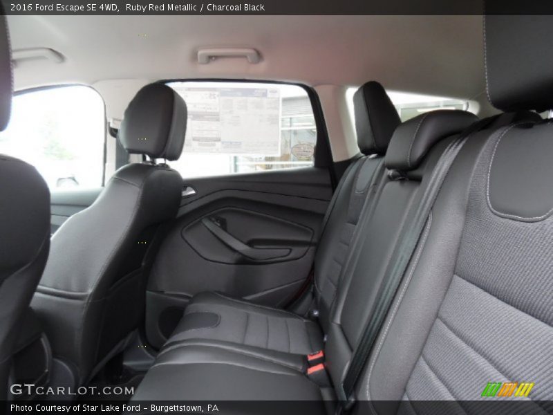 Ruby Red Metallic / Charcoal Black 2016 Ford Escape SE 4WD
