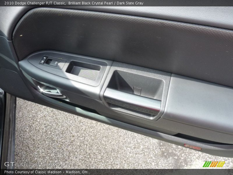 Brilliant Black Crystal Pearl / Dark Slate Gray 2010 Dodge Challenger R/T Classic