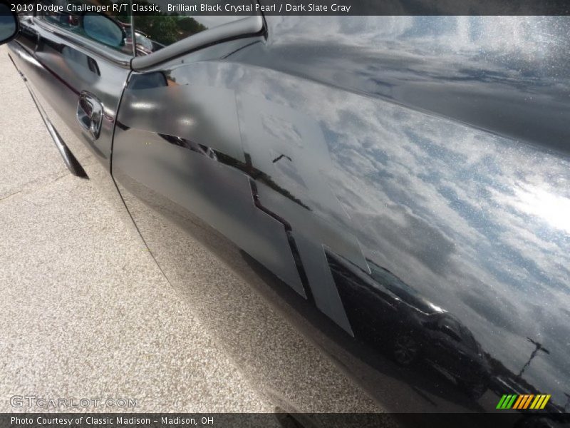 Brilliant Black Crystal Pearl / Dark Slate Gray 2010 Dodge Challenger R/T Classic