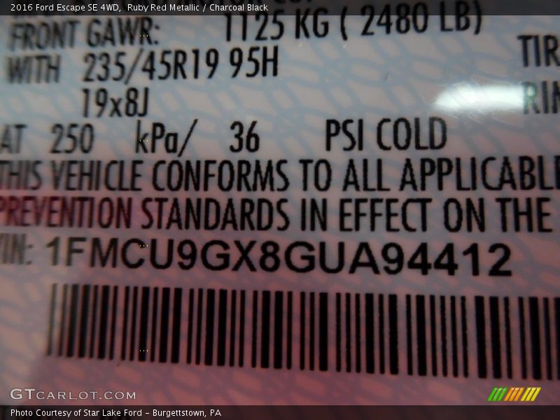 Ruby Red Metallic / Charcoal Black 2016 Ford Escape SE 4WD