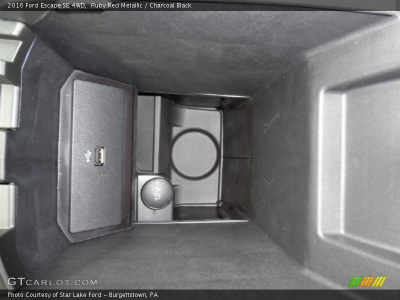 Ruby Red Metallic / Charcoal Black 2016 Ford Escape SE 4WD