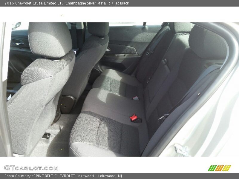 Champagne Silver Metallic / Jet Black 2016 Chevrolet Cruze Limited LT