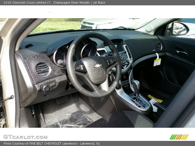 Champagne Silver Metallic / Jet Black 2016 Chevrolet Cruze Limited LT